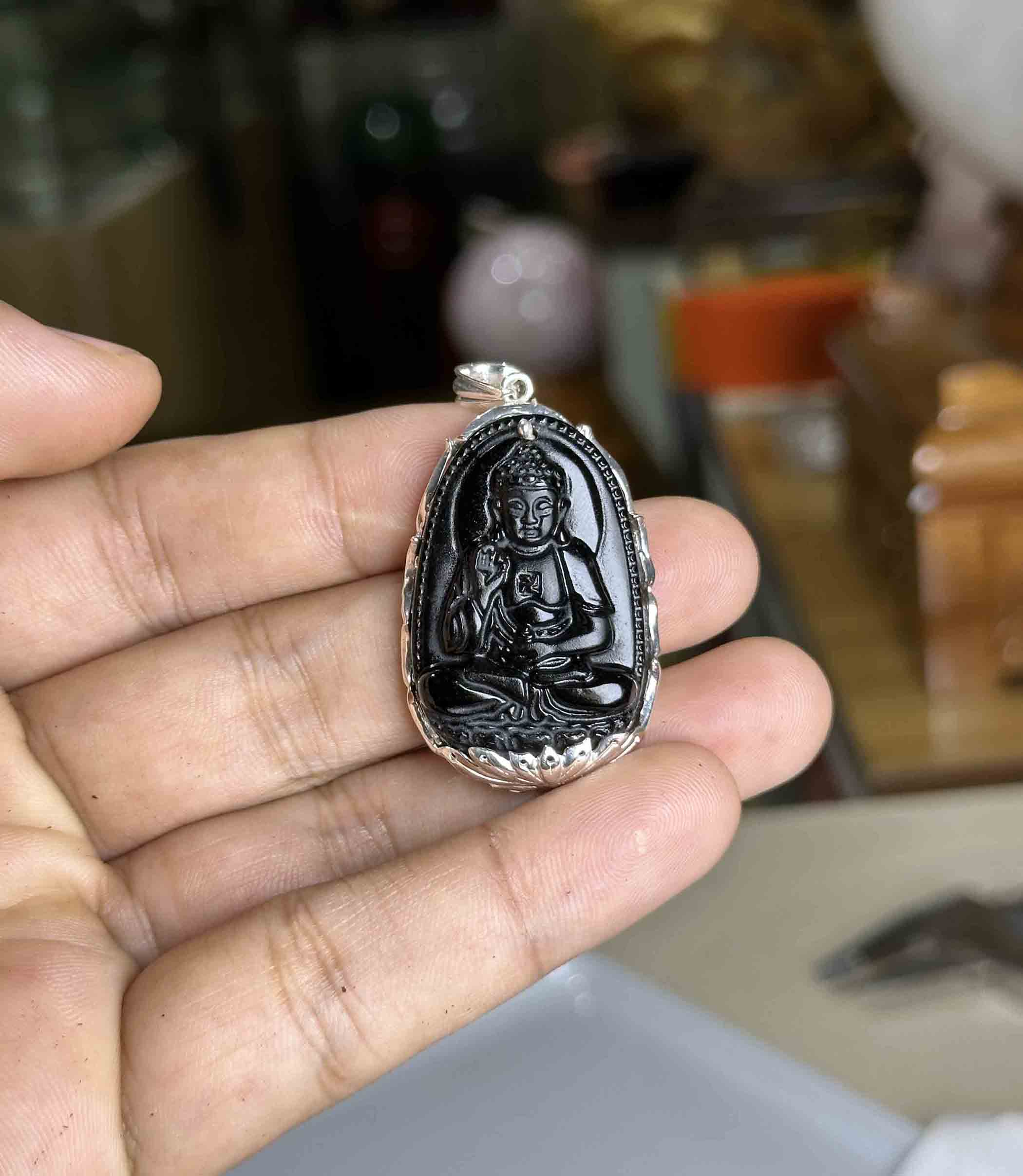 Mặt Dây Chuyền A Di Đà Tuổi Tuất, Hợi Đá Núi Lửa Obsidian Tự Nhiên Đen Bọc Bạc Size Vừa