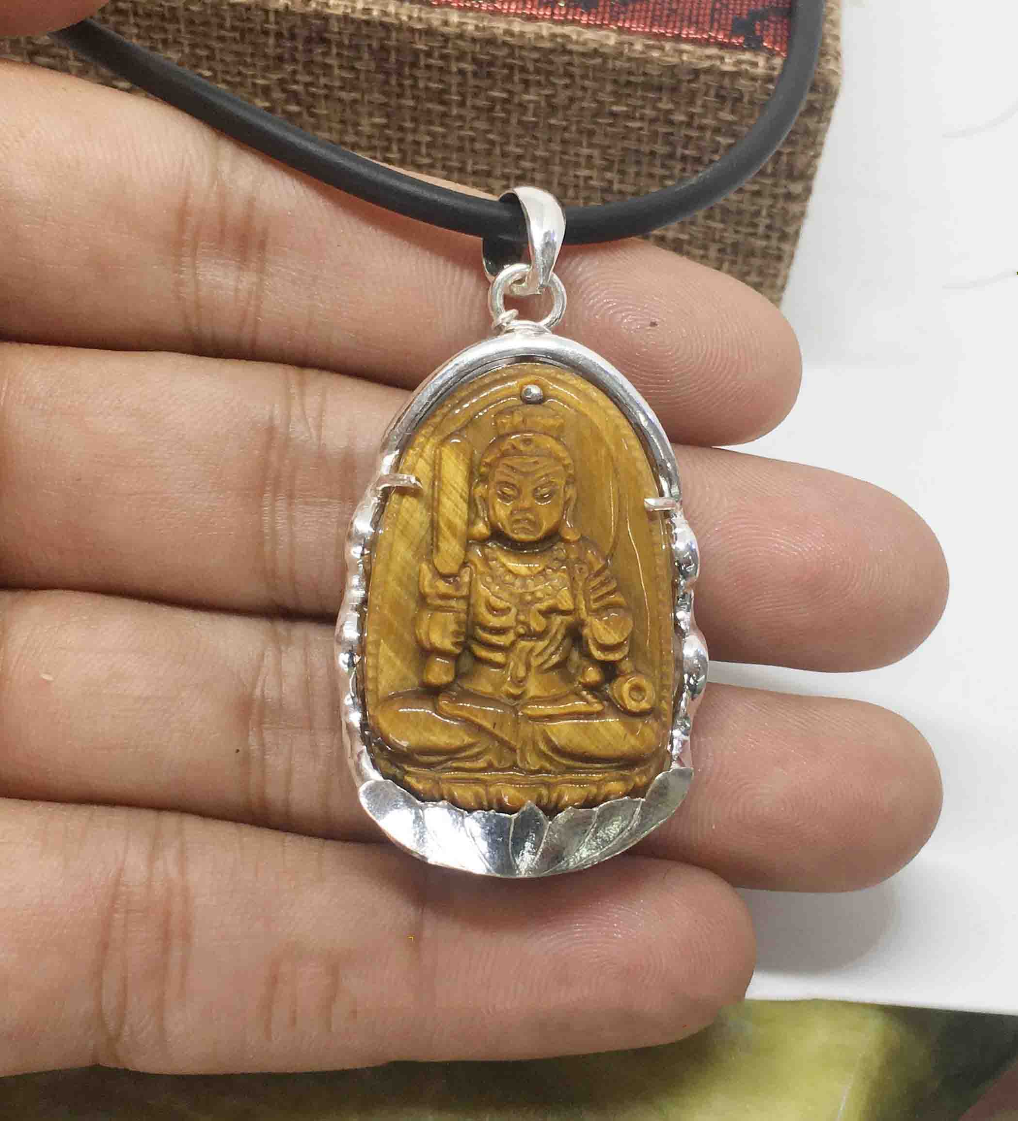Mặt Dây Chuyền Bất Động Minh Vương-Tuổi Dậu Đá Mắt Hổ Vàng Tự Nhiên Bọc Bạc