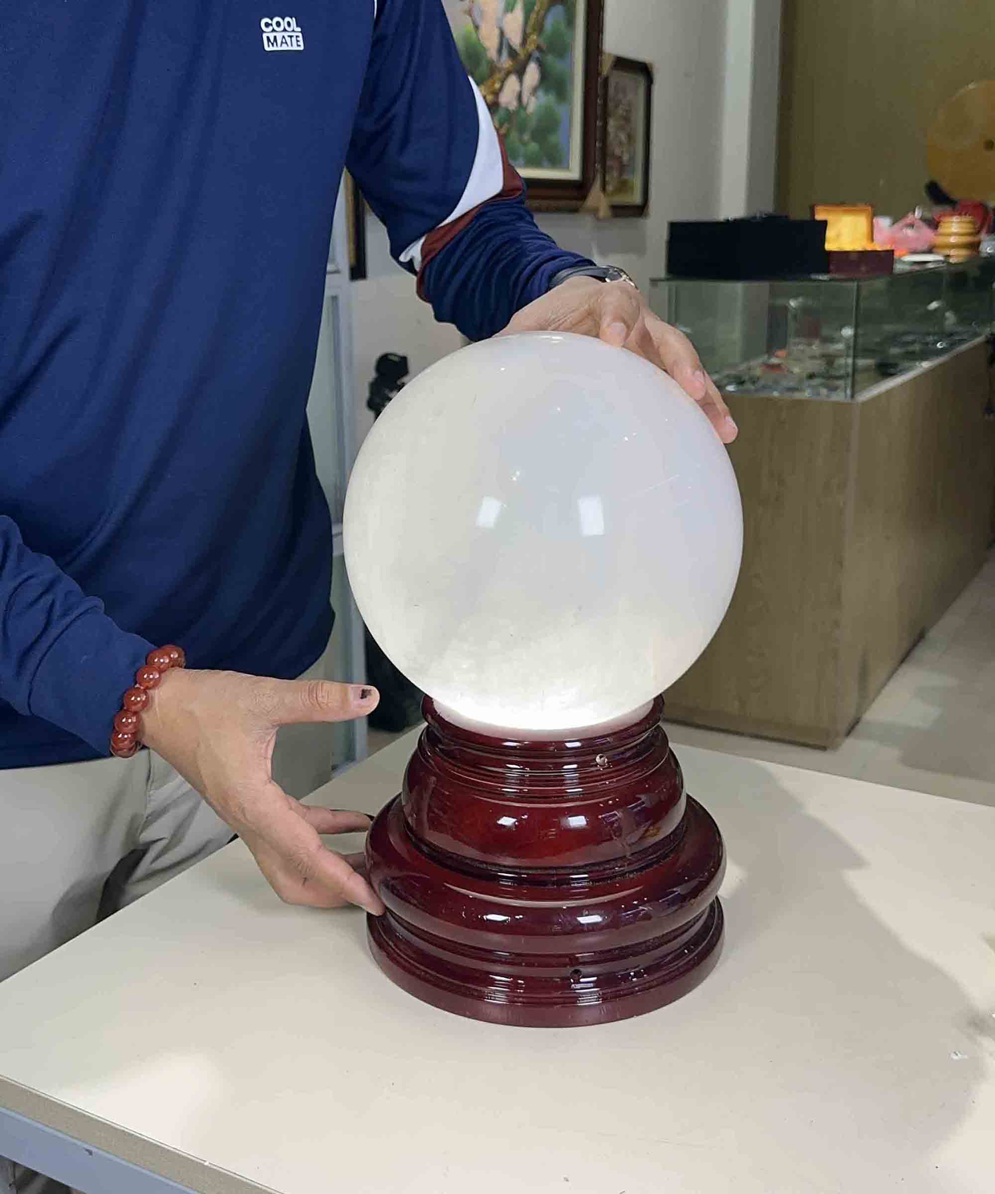 Quả Cầu Phong Thuỷ Đá Thạch Anh Trắng Tự Nhiên Trong Đẹp Cỡ To Đường kính 22cm