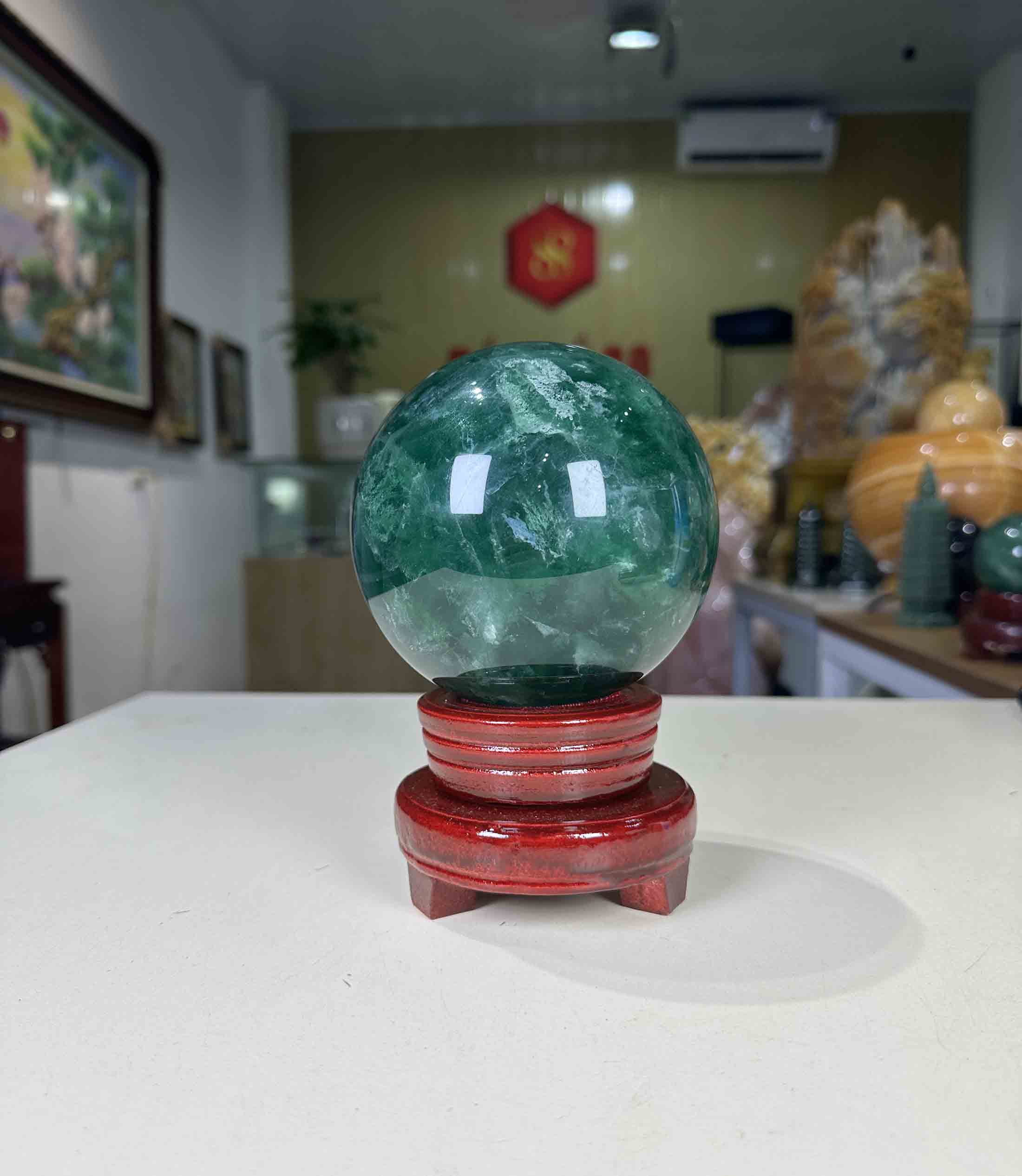 Quả Cầu Phong Thuỷ Đá Fluorite Tự Nhiên Xanh Lá Đậm Chất Kính 2.26kg-11.2cm