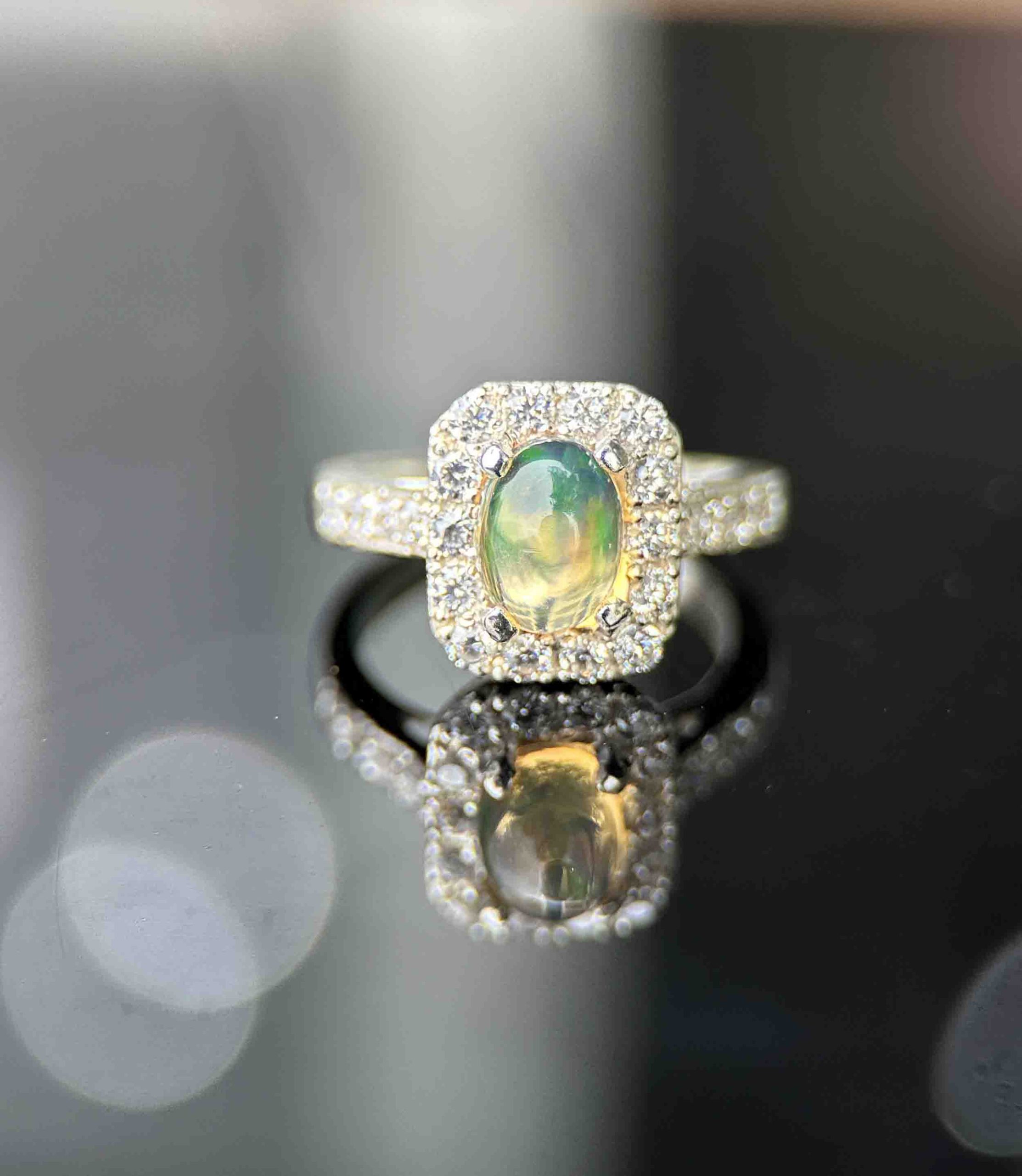 Nhẫn Nữ Đá Opal Quý Trắng Lửa Ngũ Sắc Bạc Ta