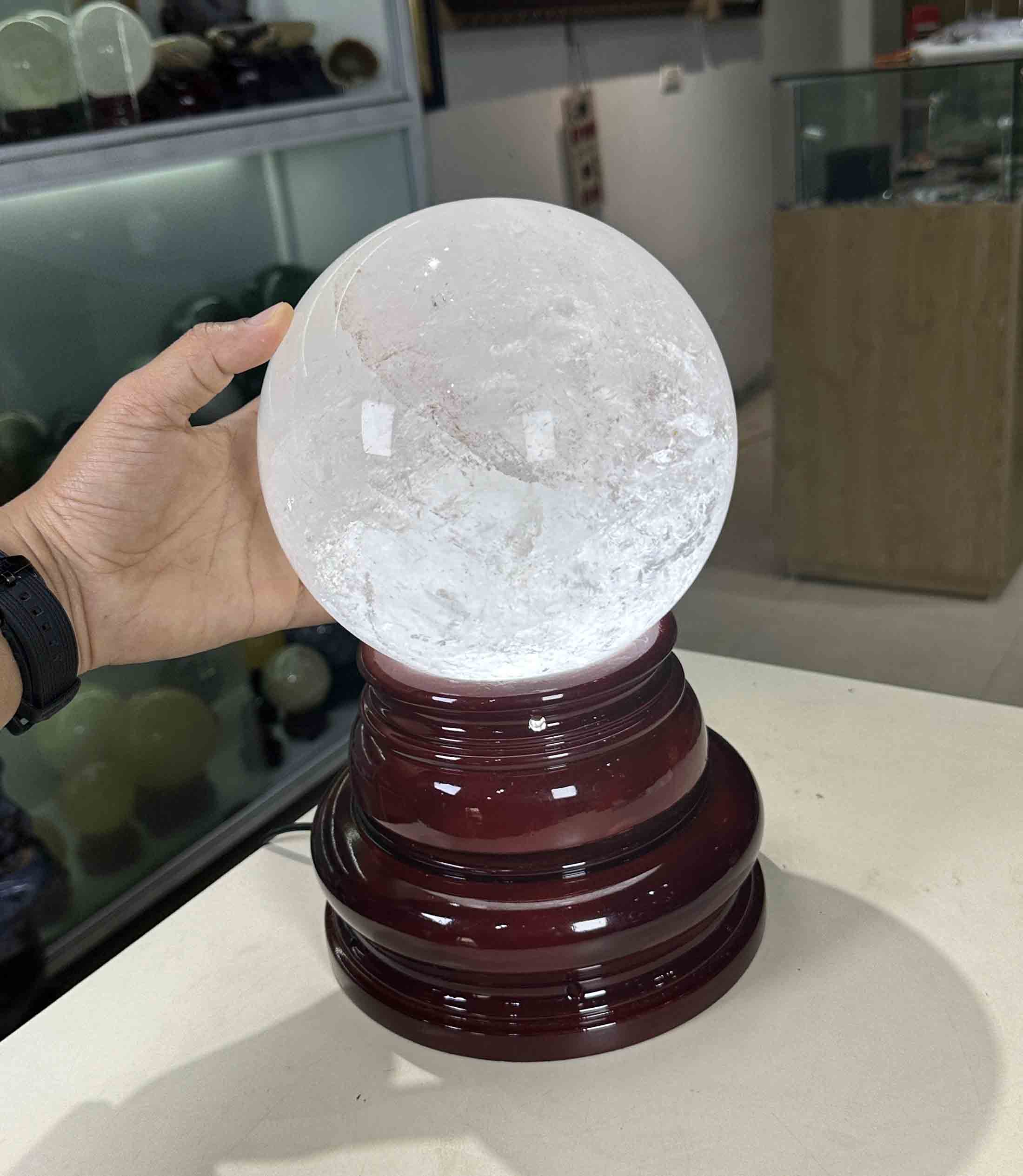 Quả Cầu Phong Thuỷ Thạch Anh Trắng Tự Nhiên Chất Trong Thông Quang 8.9kg-19cm