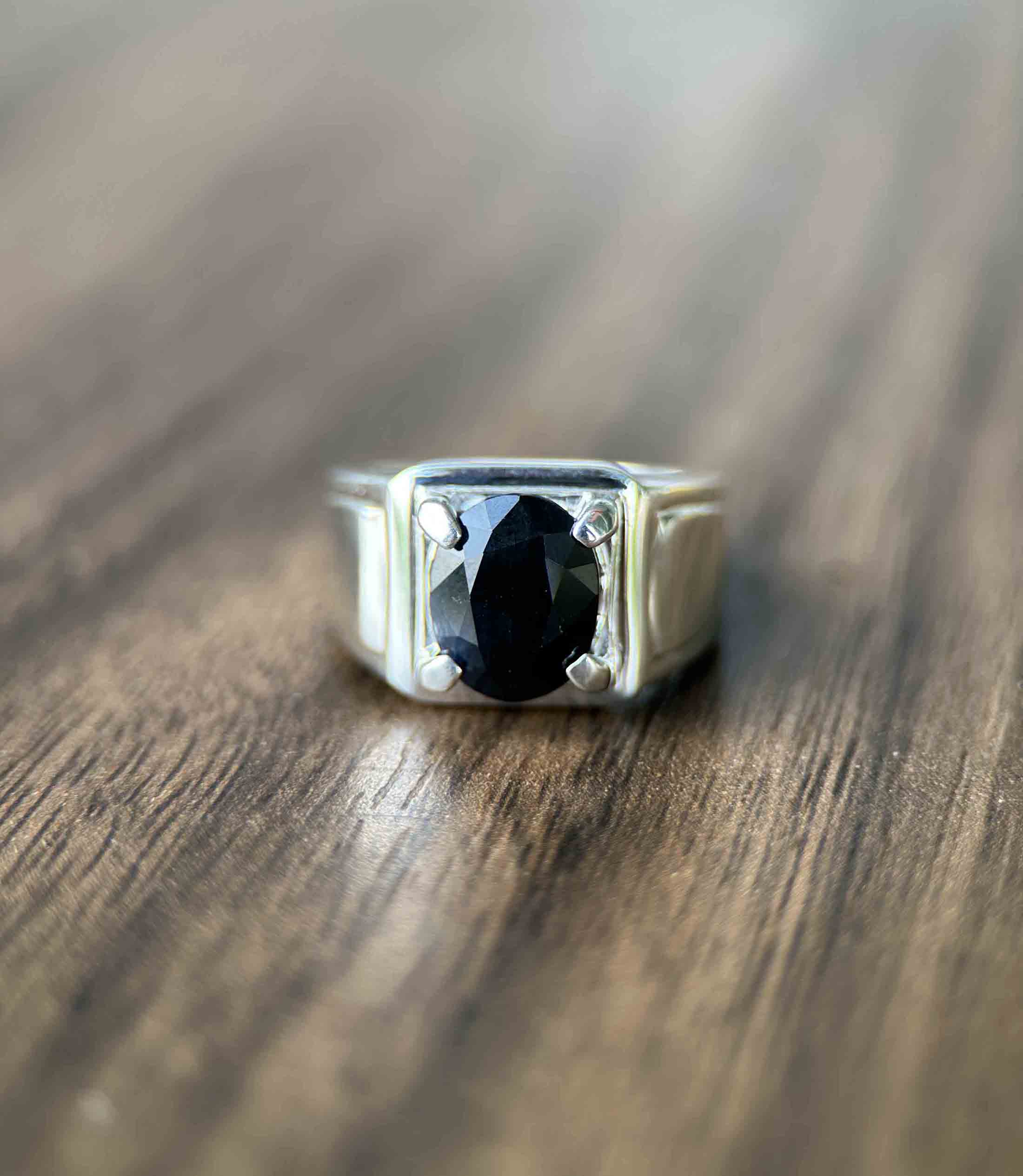 Nhẫn Bạc Nam Đá Sapphire Đen Bích Tự Nhiên – Lịch Lãm & Bí Ẩn Thu Hút Mọi Ánh Nhìn