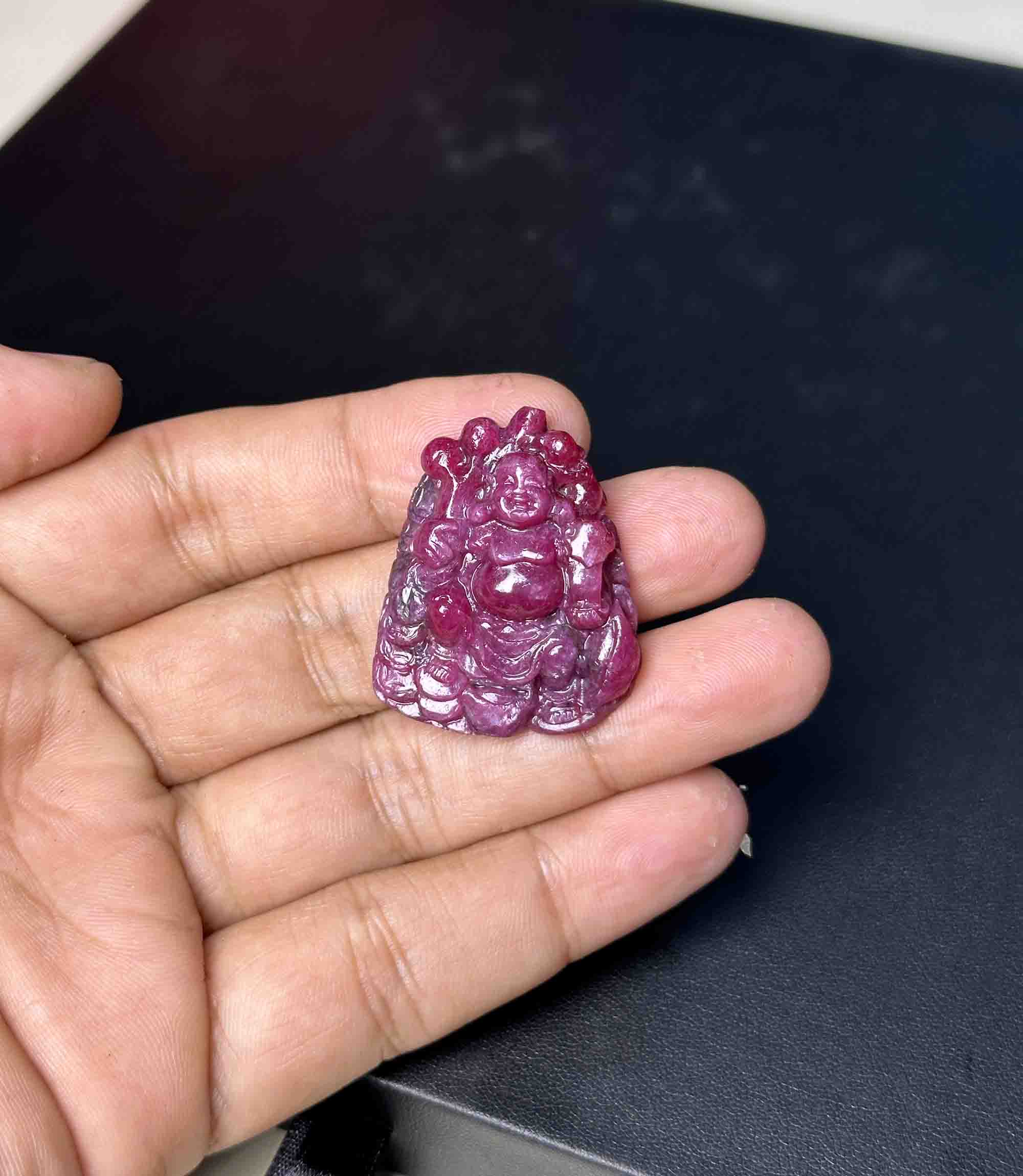 Di Lặc Đá Ruby Tự Nhiên Mặt Dây Chuyền