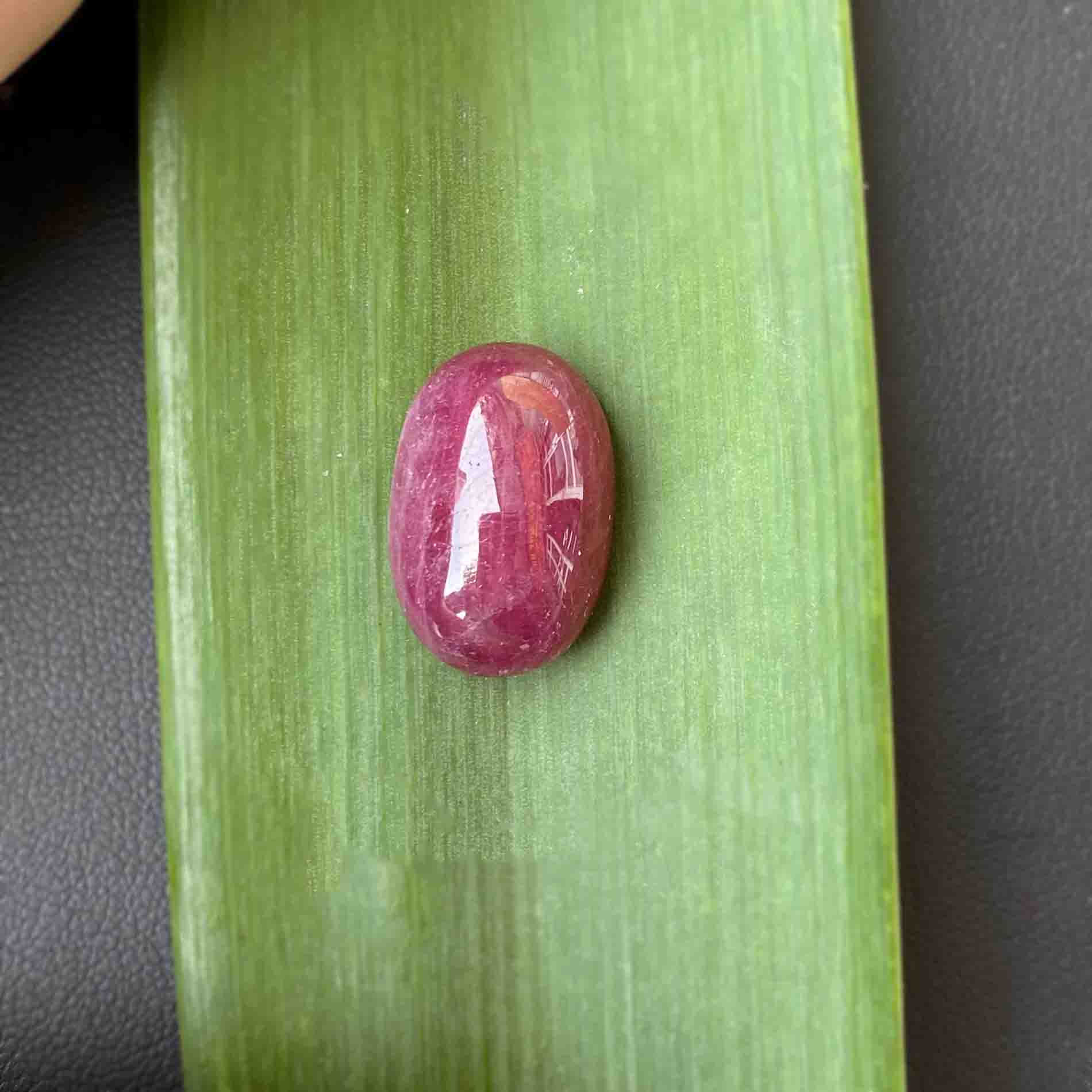 Mặt Nhẫn Đá Ruby Tự Nhiên Yên Bái Mài Sống Đỏ Đậm 26,17ct