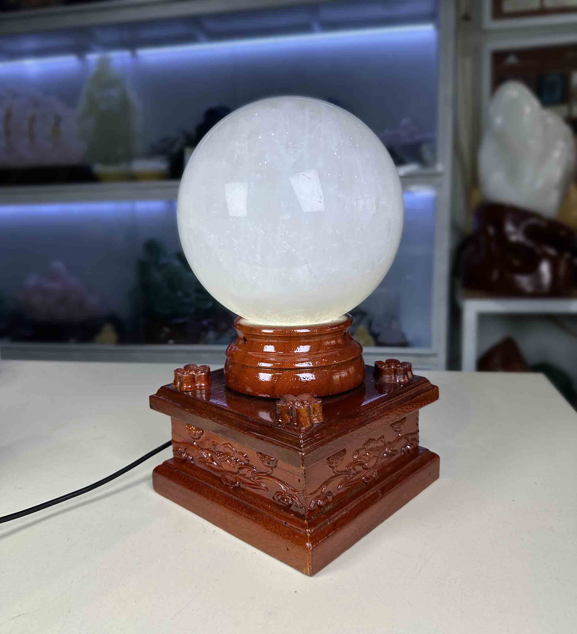 Quả Cầu Phong Thủy Đá Thạch Anh Trắng Tự Nhiên Nguyên Khối Đều Đẹp 6,3kg-16,6cm