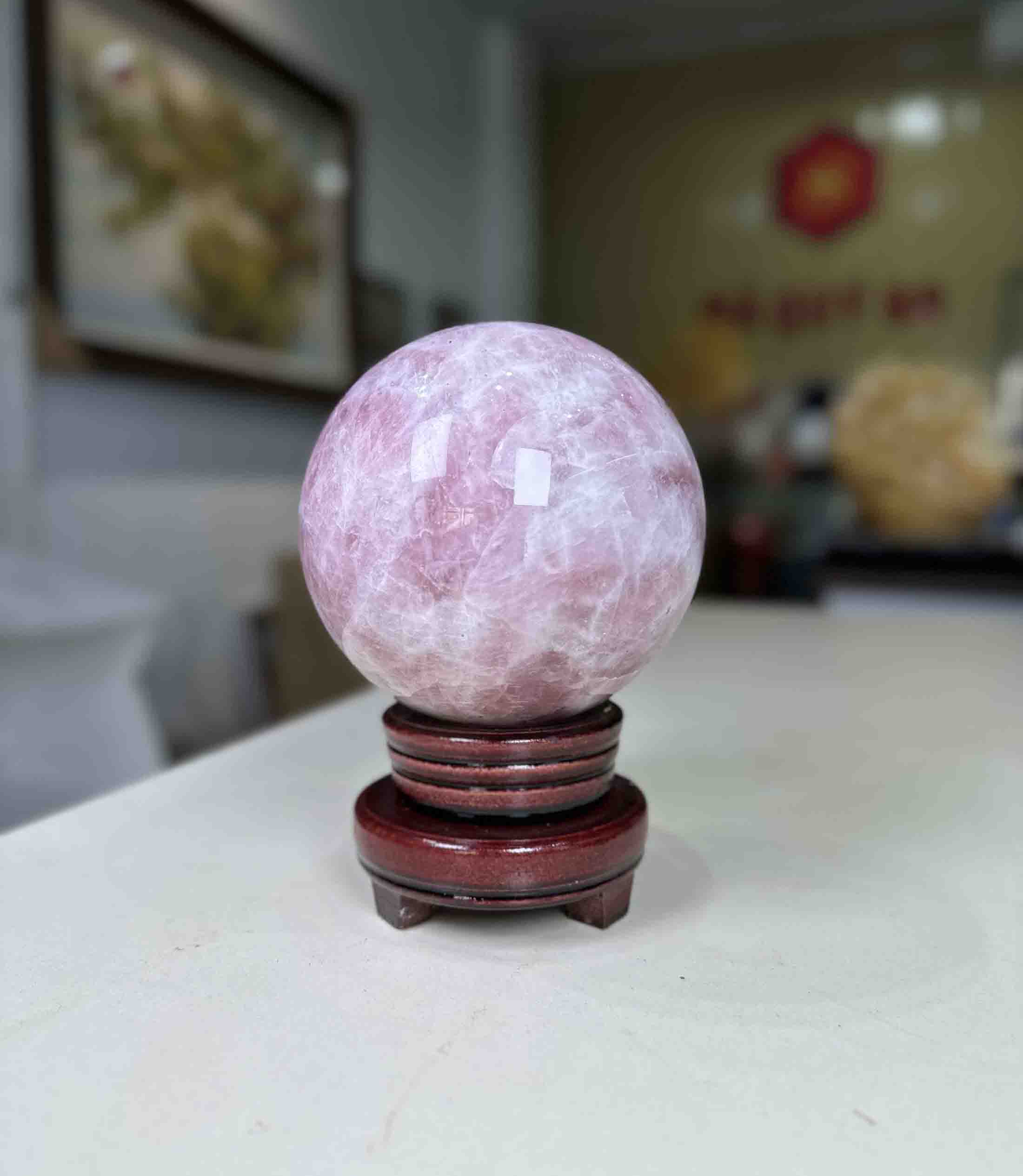 Quả Cầu Phong Thủy Đá Thạch Anh Hồng Tự Nhiên Hồng Đẹp 2.5kg-12.2cm
