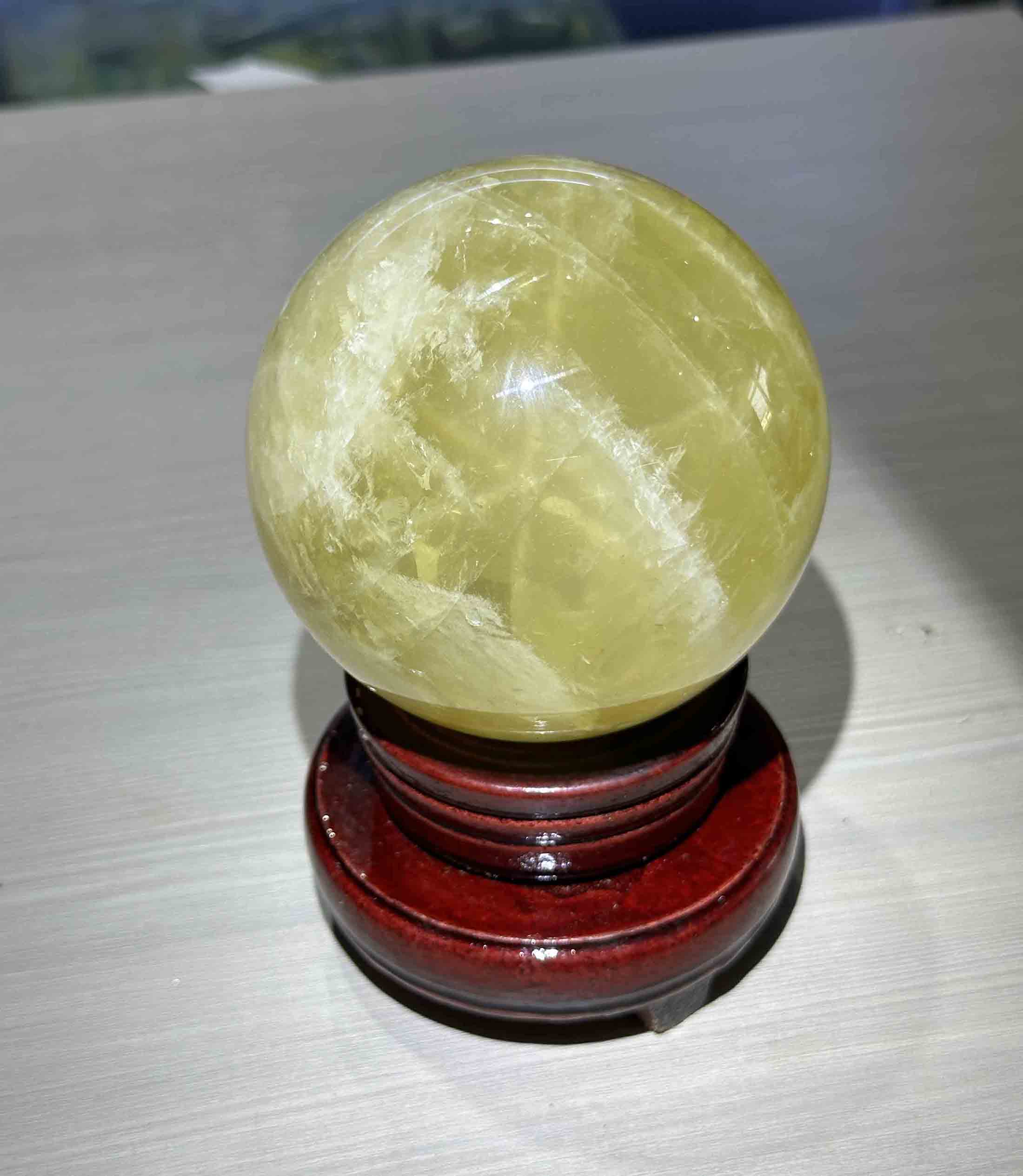 Quả Cầu Phong Thủy Đá Thạch Anh Vàng Hiệu Ứng Sao 6 Cánh -1.3kg-10cm