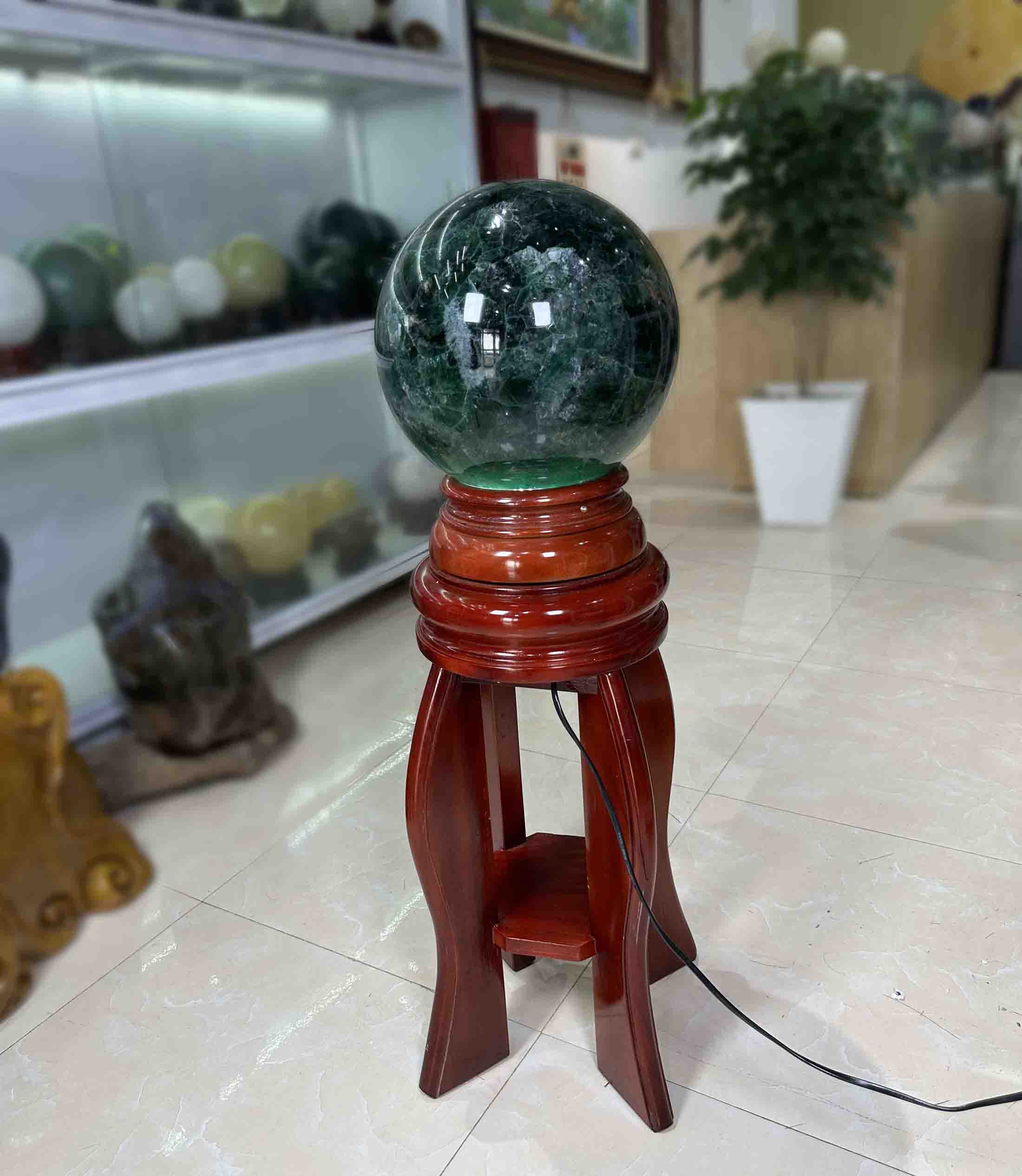 Quả Cầu Phong Thủy Đá Fluorite Tự Nhiên Xanh Lục Size Lớn 24,5kg- 24,5cm Kèm Đế Đèn Xoay
