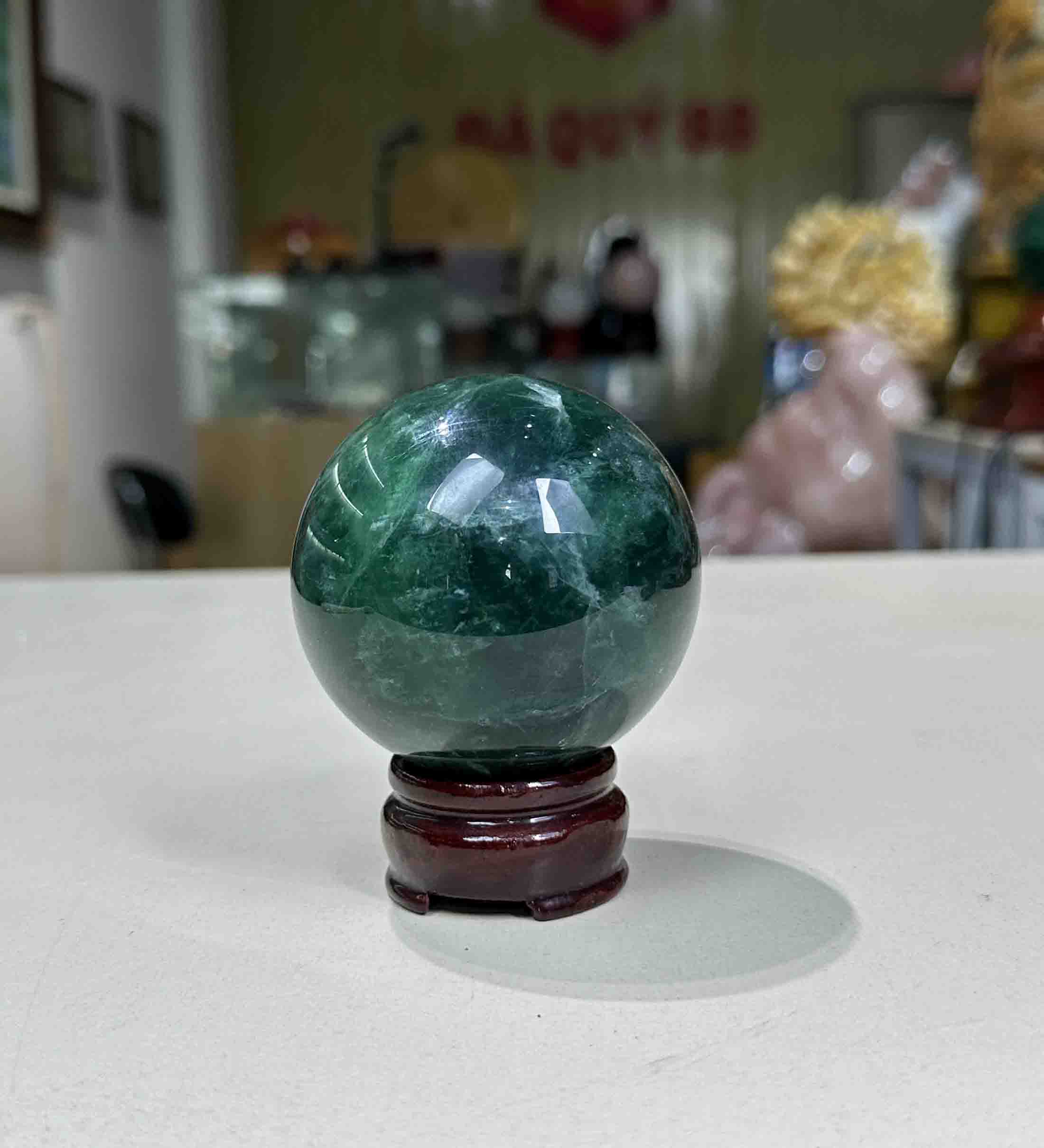 Quả Cầu Phong Thủy Đá Fluorite Tự Nhiên Xanh Đậm Loại Đẹp 0,51kg-6,7cm