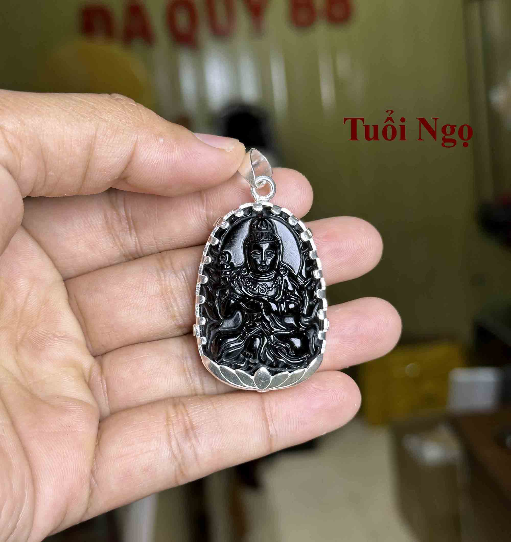 Mặt Dây Chuyền Tuổi Ngọ Đá Núi Lửa Obsidian Tự Nhiên Đen Bóng Bọc Bạc Ta