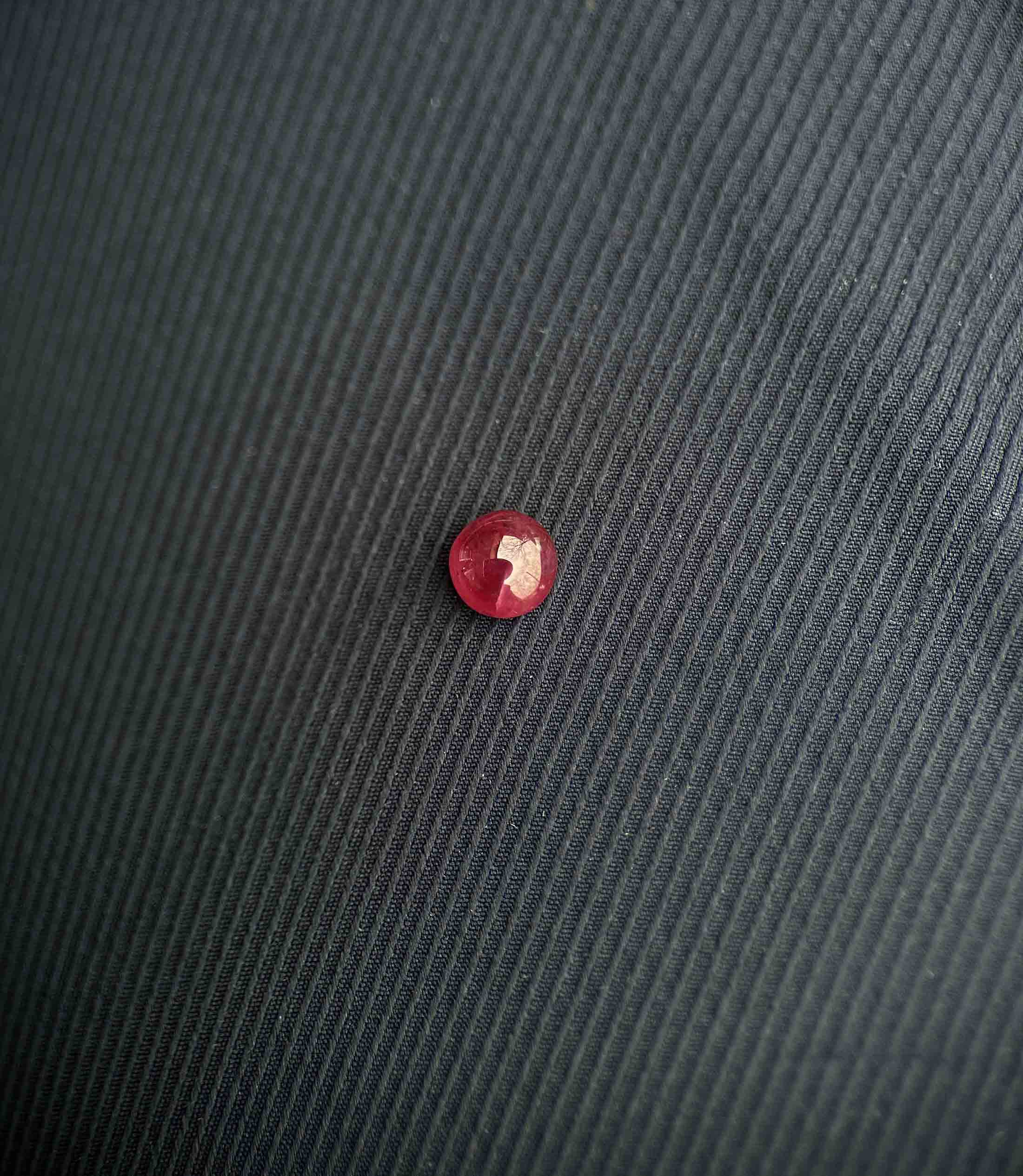 Viên Đá Ruby Tự Nhiên Yên Bái Huyết Kinh Size Nhỏ Nhẫn Nữ 1.35ct