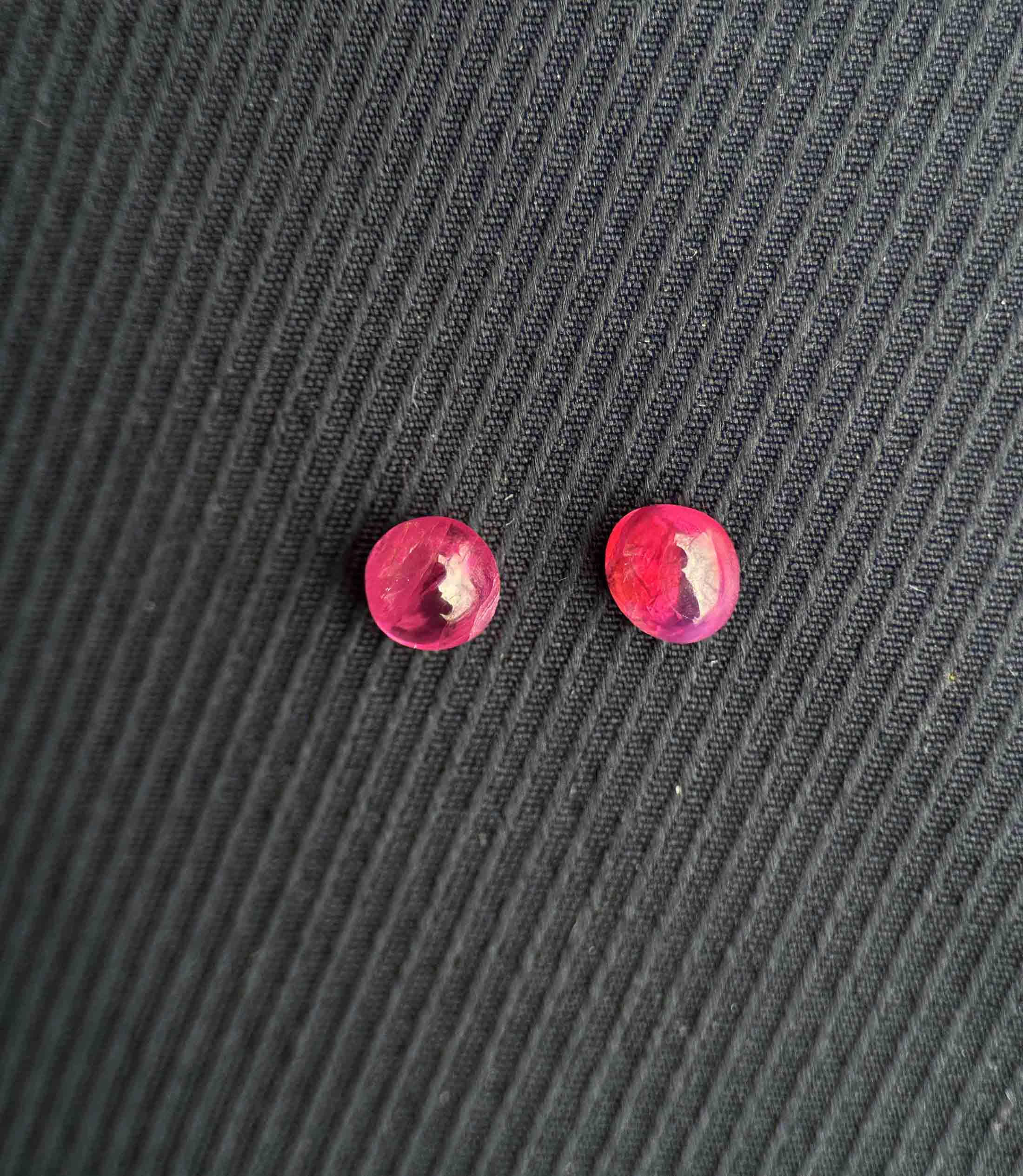 Cặp Đá Ruby Tự Nhiên Yên Bái Làm Bông Tai, Nhẫn Cưới, Nhẫn Đôi 4,3mm