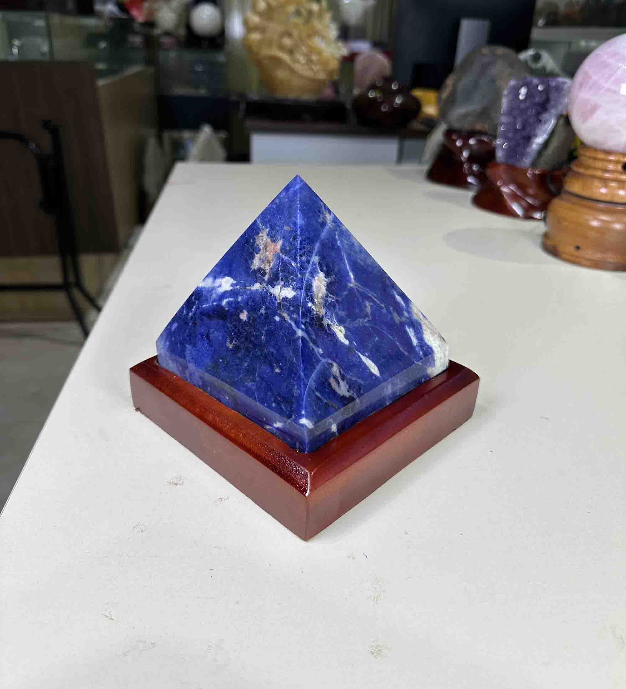 Kim Tự Tháp Đá Sodalite Tự Nhiên Màu Xanh Dương Nước Biển M06