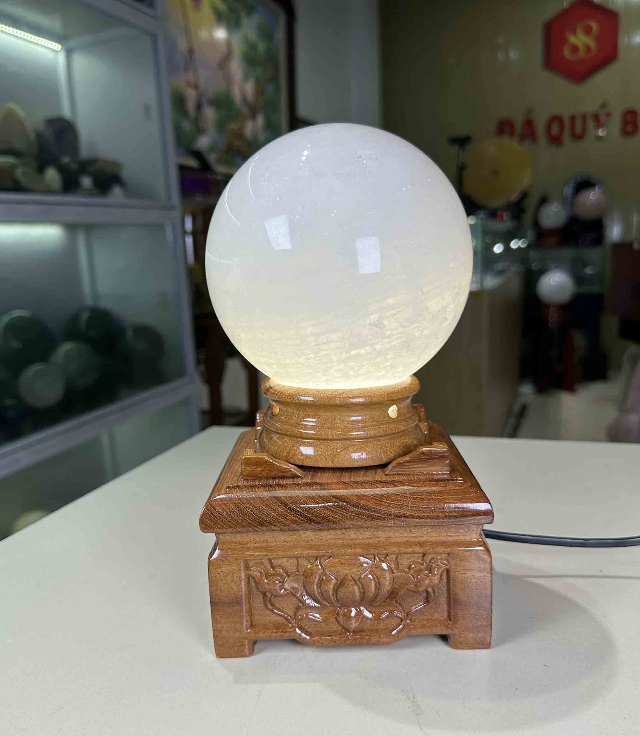Quả Cầu Phong Thủy Đá Thạch Anh Trắng Tự Nhiên 3,28kg-12,5cm Kèm Đế Đèn Xoay