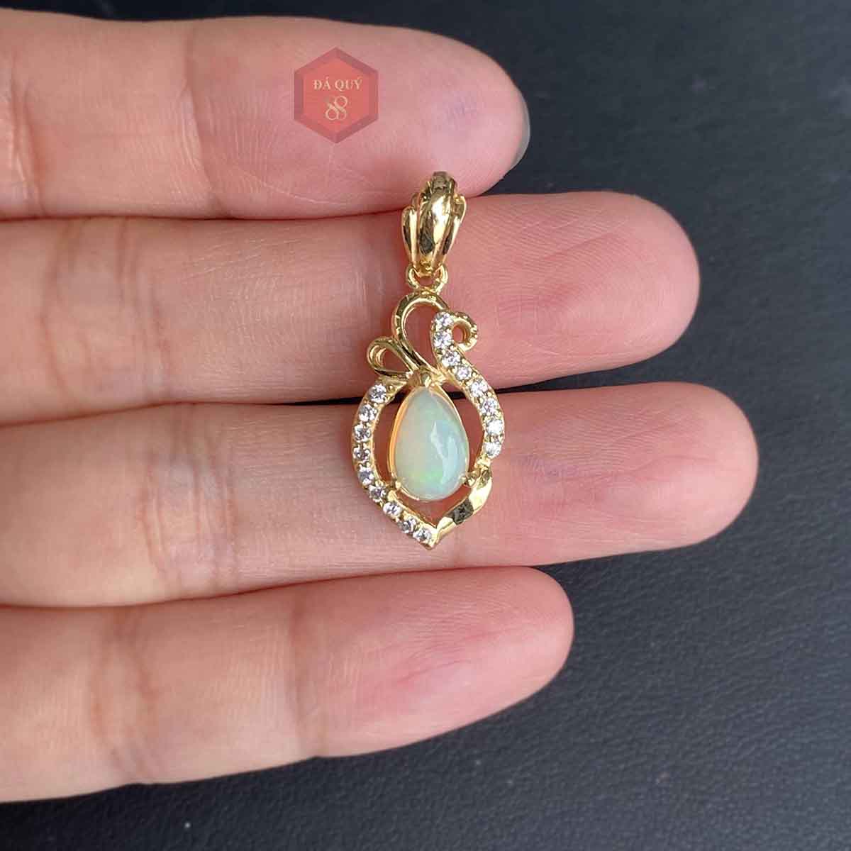 Mặt Dây Chuyền Đá Opal Quý Tự Nhiên Giọt Nước Bọc Vàng 10k - M01