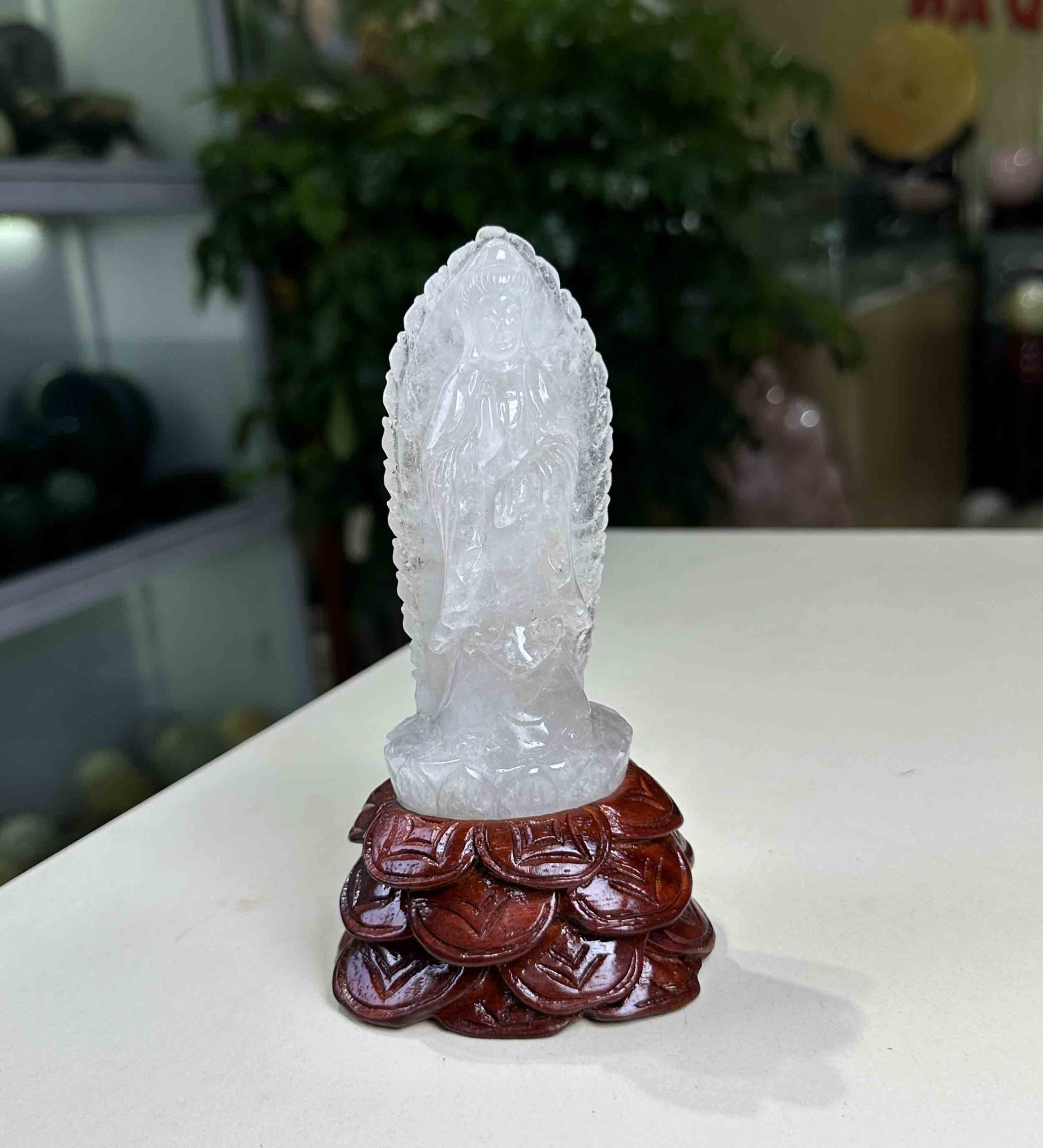 Tượng Quan Âm Đá Thạch Anh Trắng Pha Lê Tự Nhiên Size Nhỏ