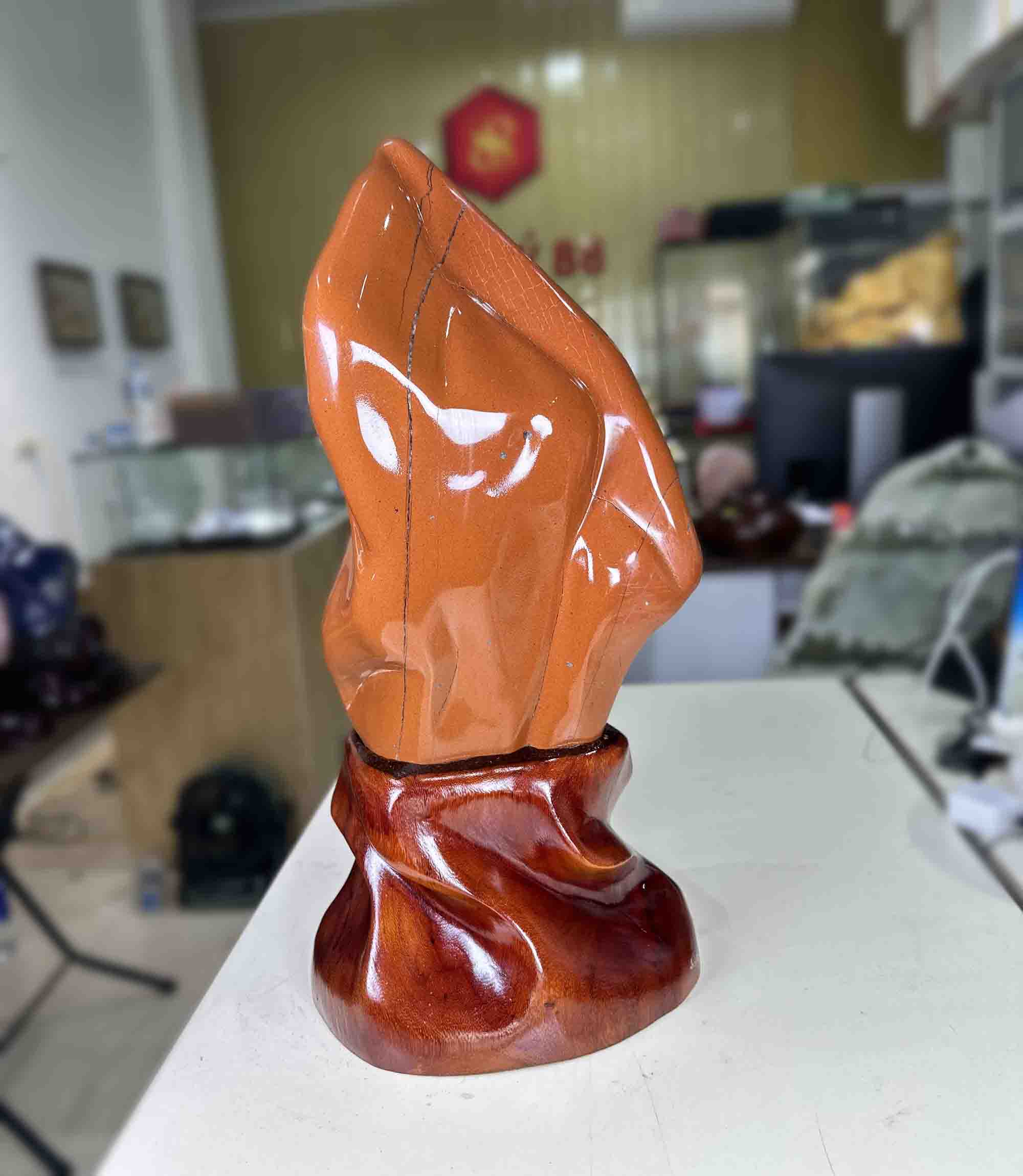 Đá Phong Thủy Tự Ngọc Bích Đỏ Japer Tự Nhiên Trang Trí Trấn Trạch 55cm