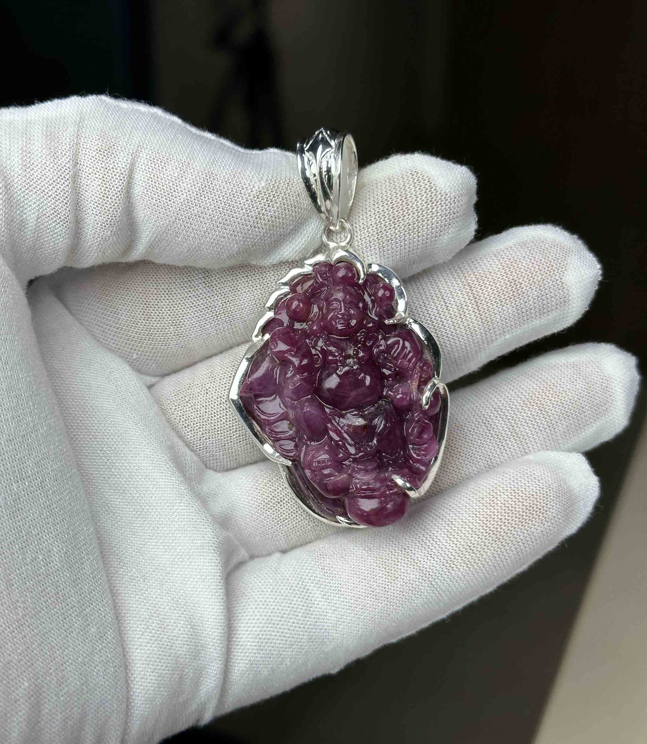 Mặt Dây Chuyền Di Lặc Đá Ruby Tự Nhiên Bọc Bạc Ta Đeo Phong Thuỷ Cao Cấp 02