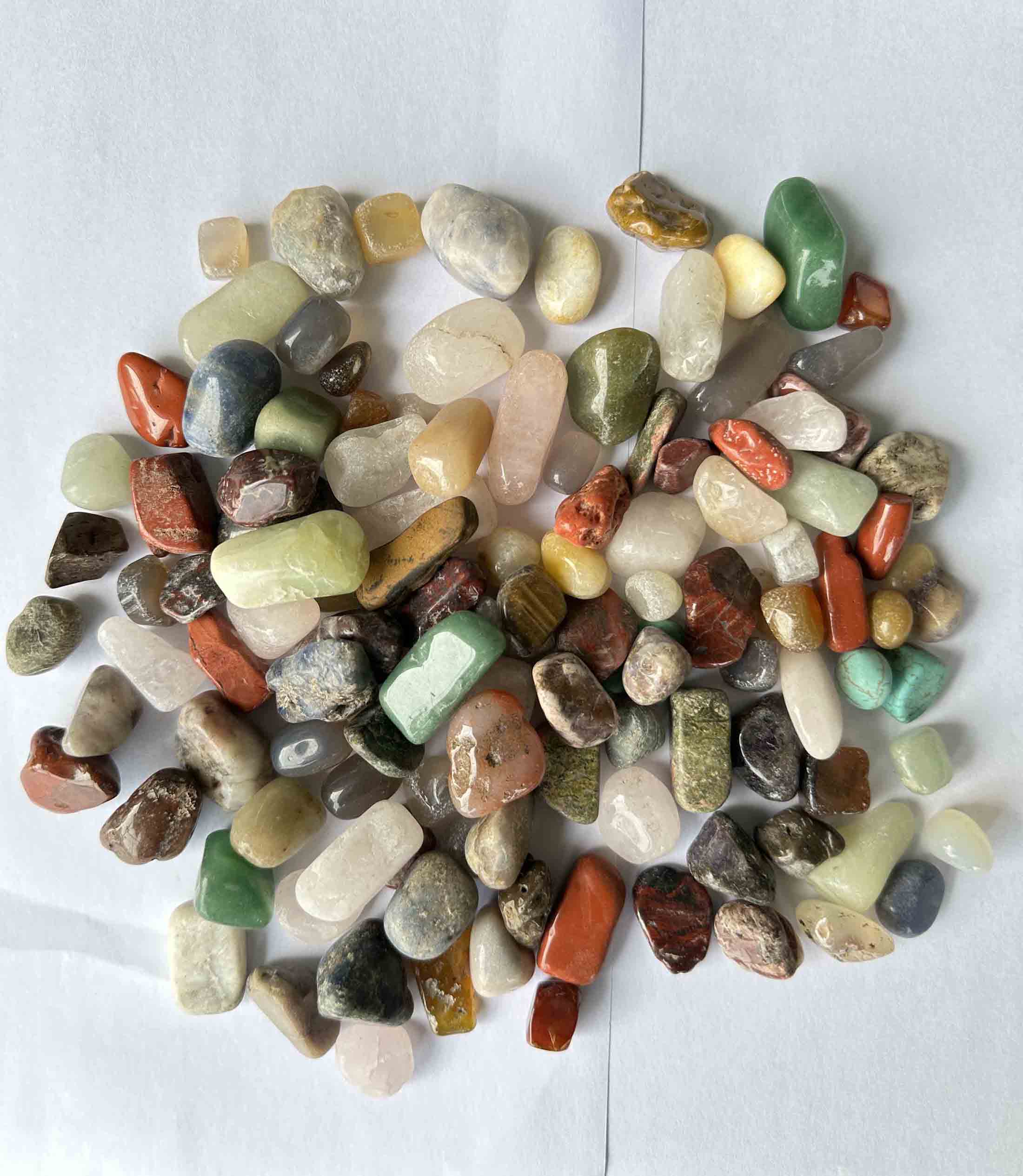 Sỏi Đá Thạch Anh Ngũ Sắc Tự Nhiên 100% (Size 2–3cm) – Trang Trí & Phong Thuỷ Nhà Cửa