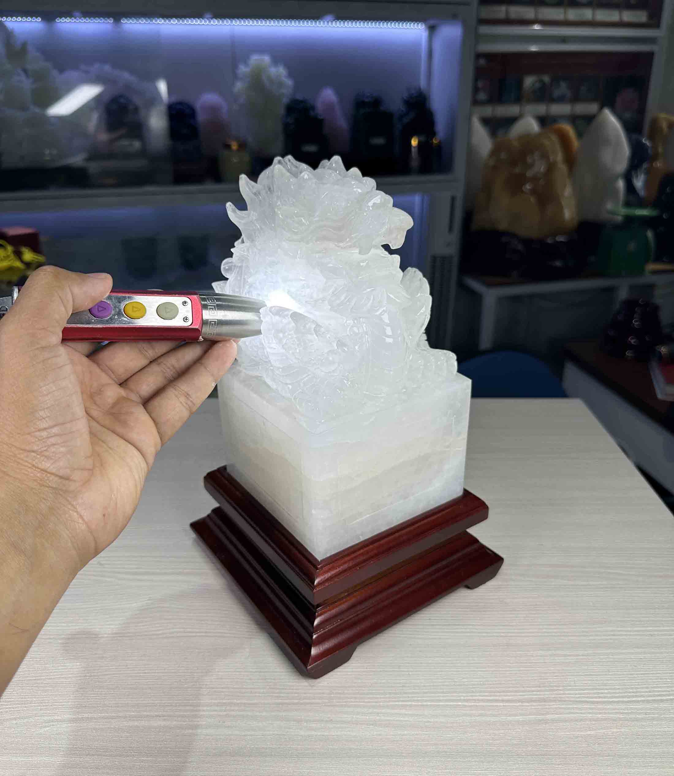 Ấn Rồng Thạch Anh Trắng Tự Nhiên Nguyên Khối 5,5kg Trang Trí Phong Thuỷ Cao Cấp